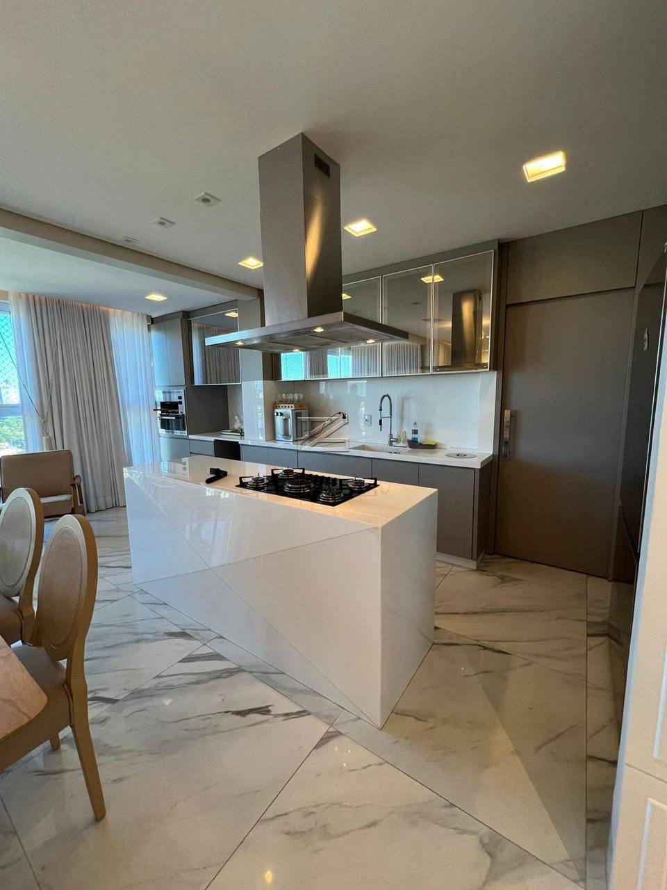 Apartamento para alugar com 3 quartos - ,