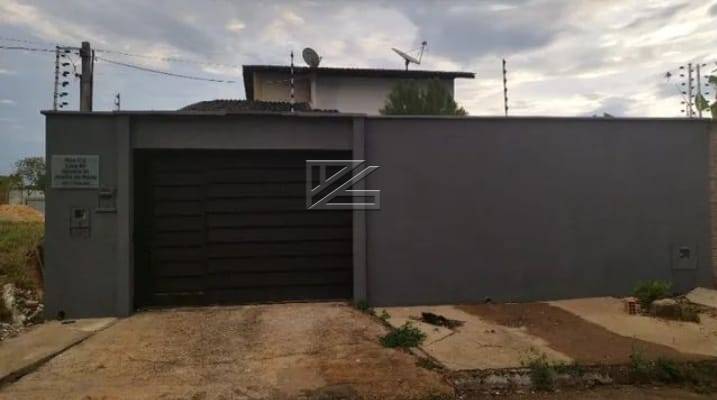 Casa à venda com 3 quartos, 155m² - ,
