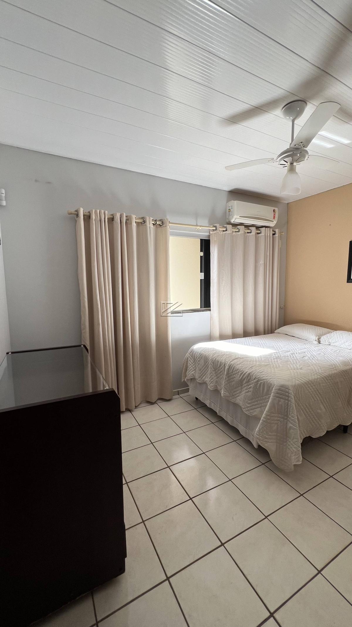 Casa à venda com 3 quartos, 250m² - ,