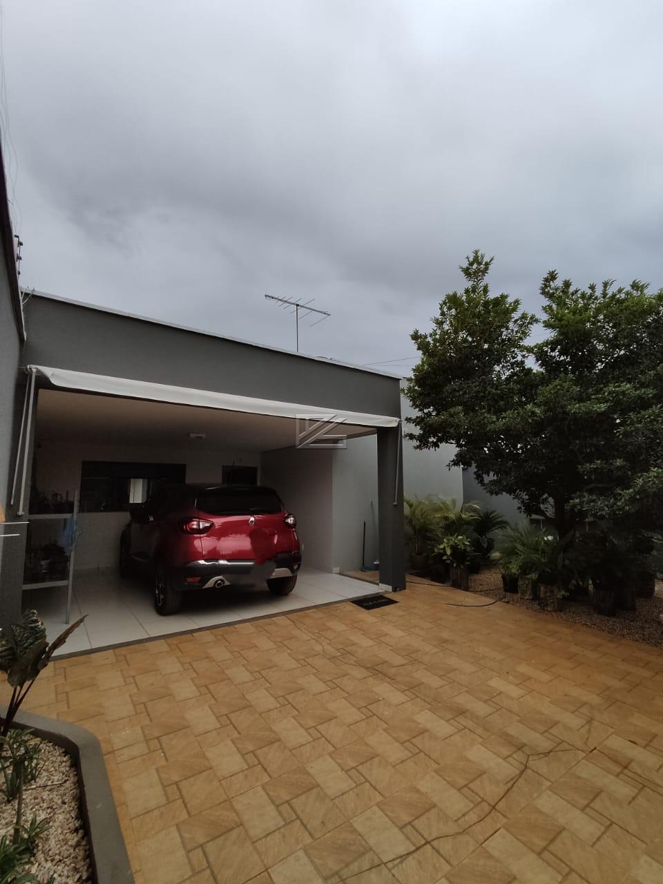 Casa à venda com 3 quartos - ,