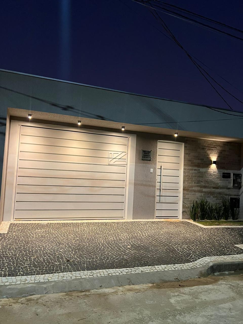 Casa à venda com 3 quartos, 170m² - ,