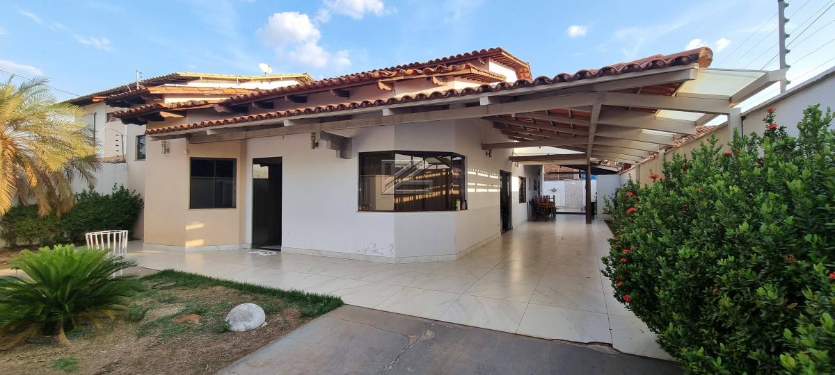 Casa à venda com 6 quartos, 309m² - ,