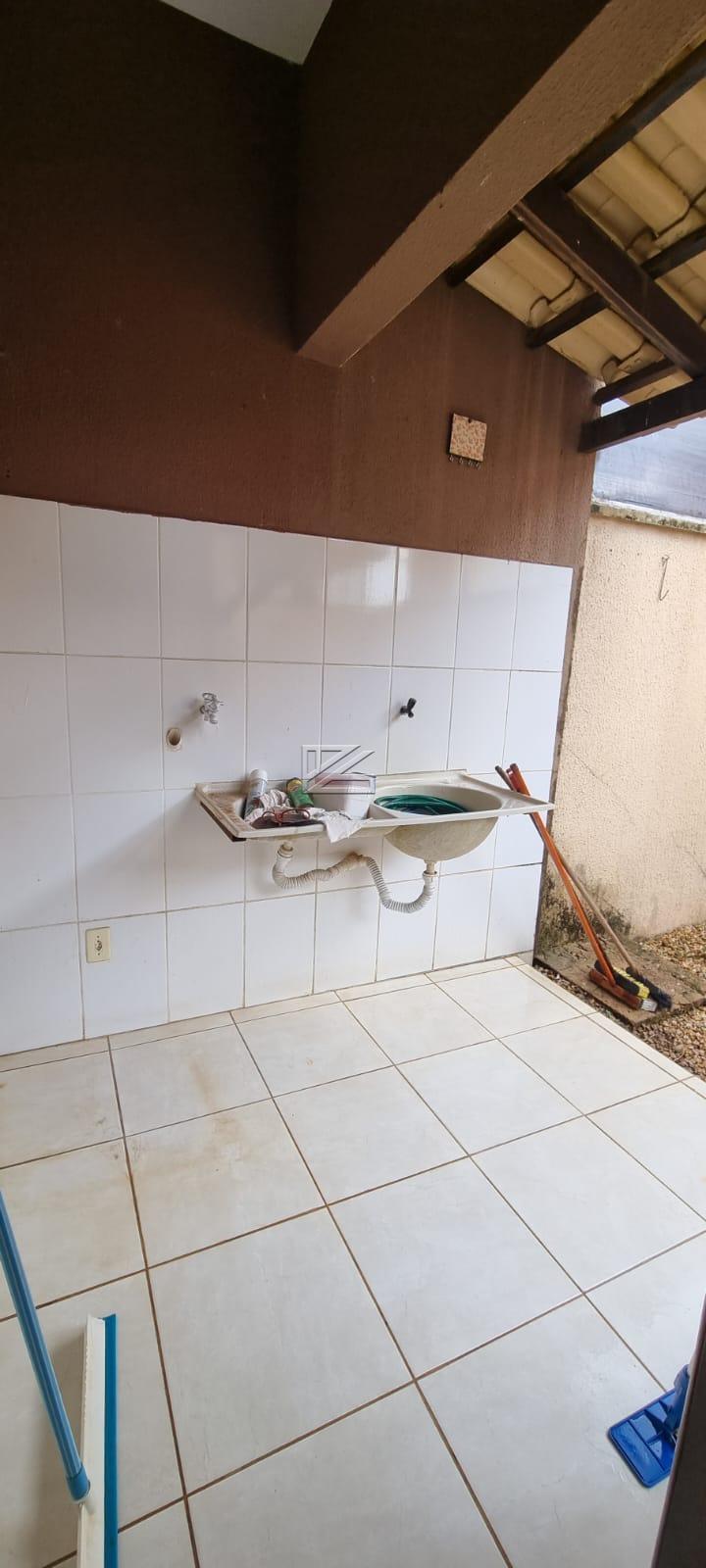 Sobrado em condomínio à venda com 2 quartos, 13,6m²m² - ,